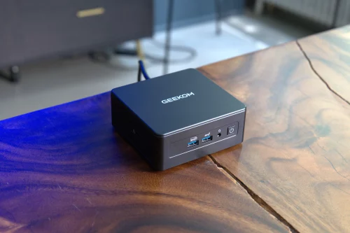 GEEKOM IT15 Mini PC con Intel® Core™ Ultra 9 285H photo review